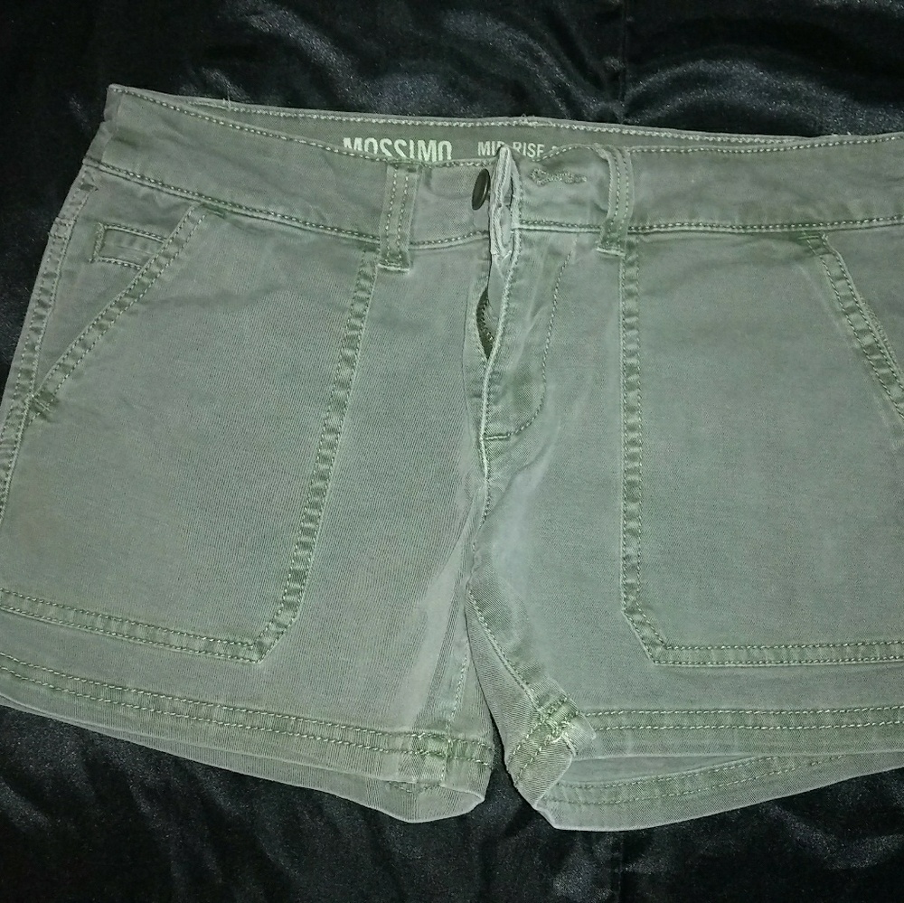 Green cargo shorts size 4